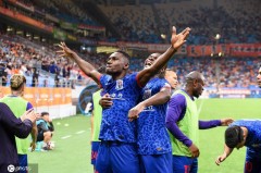 泰山队领跑中超：关键先生闪耀，团队精神铸就冠军之路