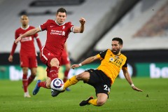 利雅得新月1.2亿镑追逐B费，曼联签下新核心挑战重重