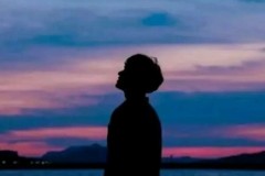 传奇队长：他是谁？