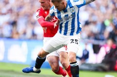 曼联与切尔西争抢迈尼昂：门将市场的最新动态与战术考量